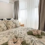 Hellowine Apartment